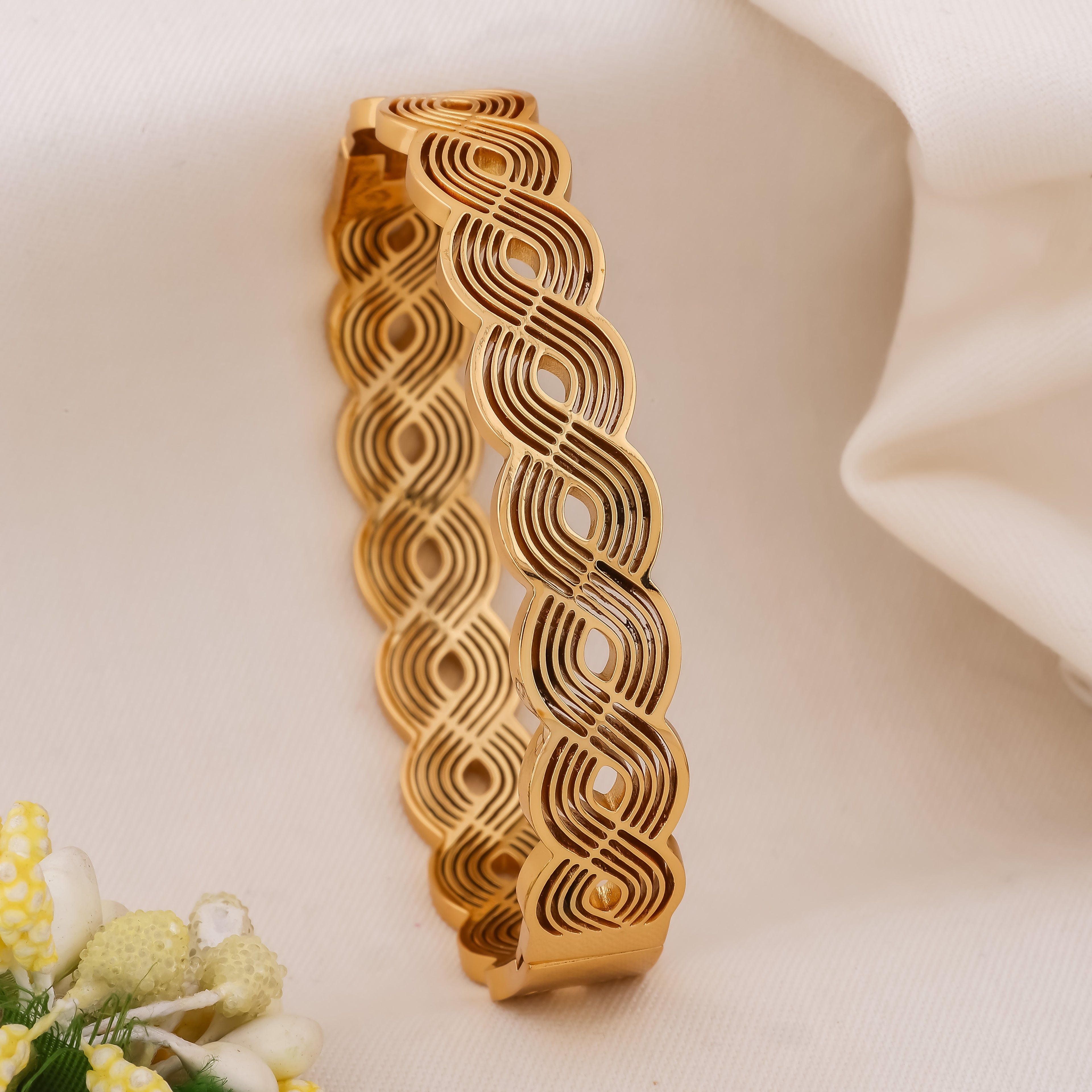 Wibestone Infinity Kada – Endless Elegance Bracelet