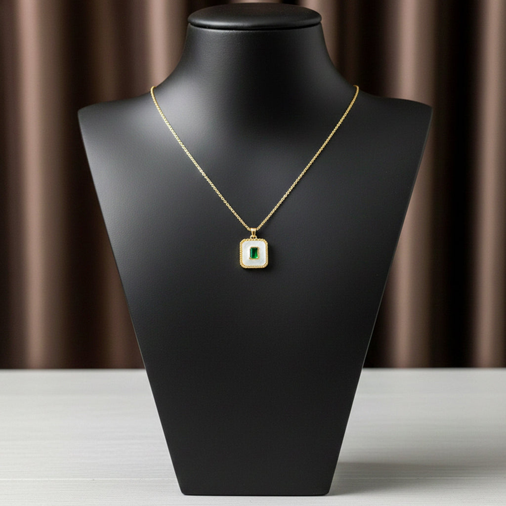 Vintage-Inspired Emerald Women Neckless GWN -94