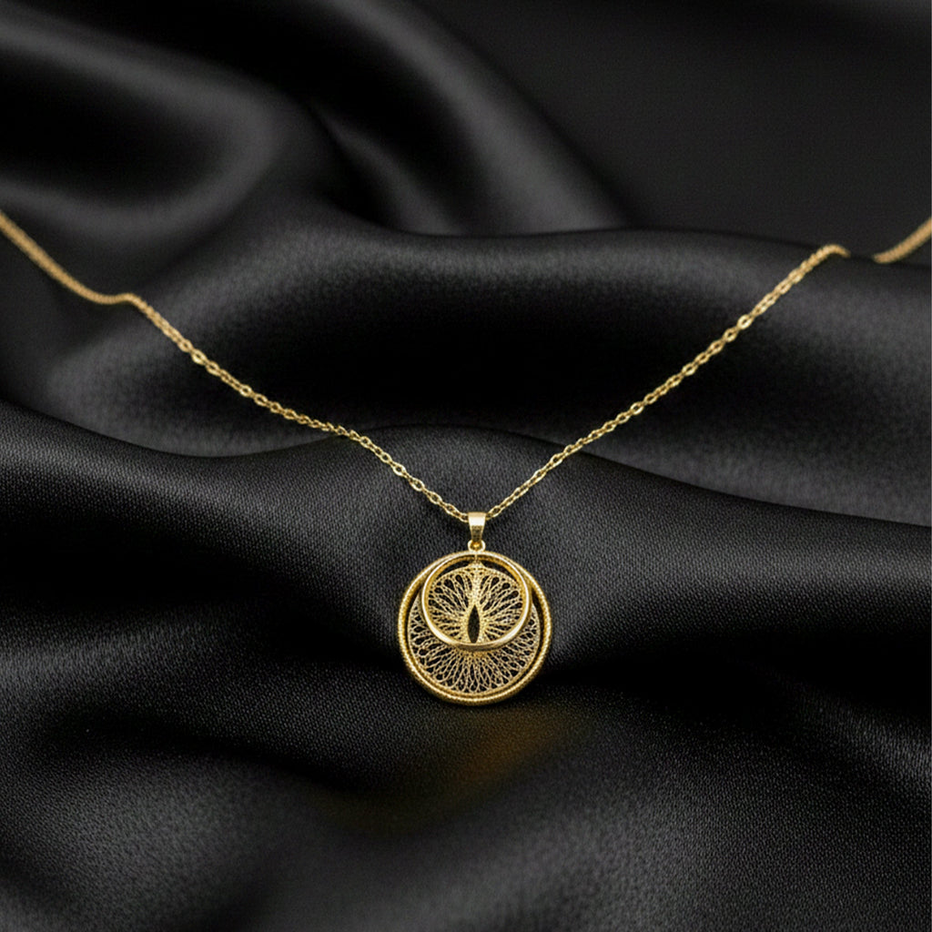 Vintage-Inspired Gold Filigree Circle Women Necklace GWN -158